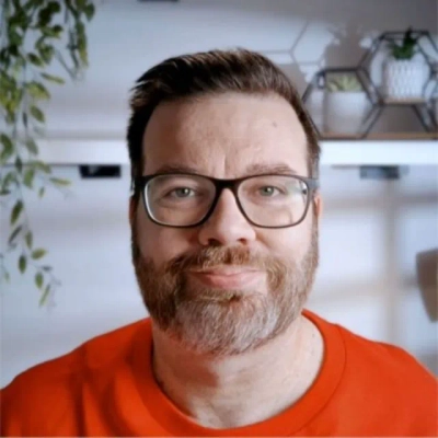 Simon Lee